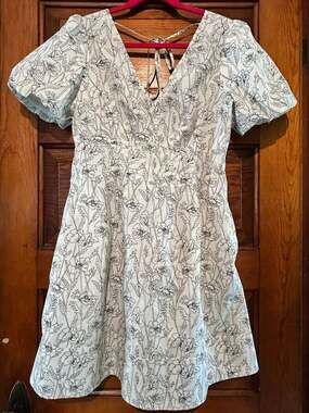 Club Monaco Double V-Neck Floral Puff Sleeve Mini Dress Size 4
